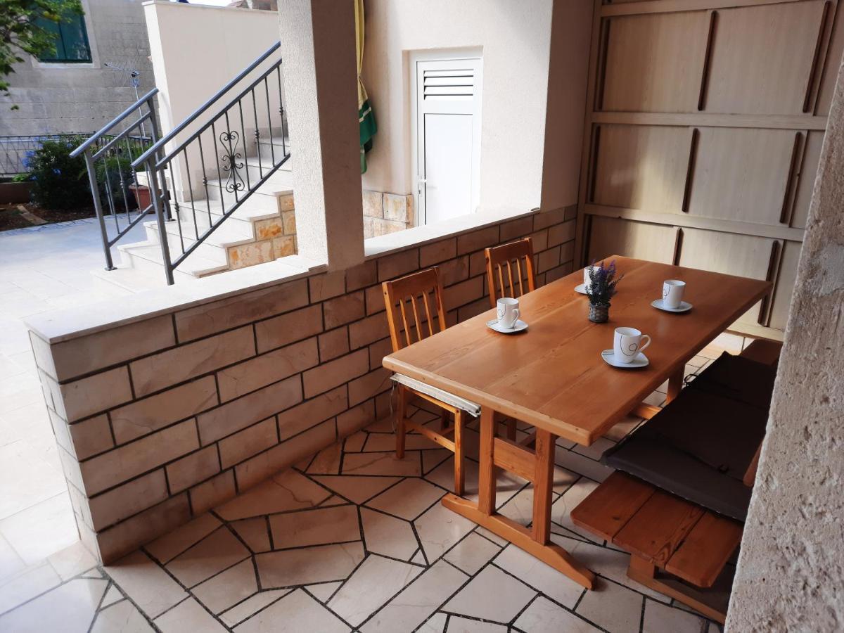 Apartments Villa Beba Komiža Eksteriør bilde