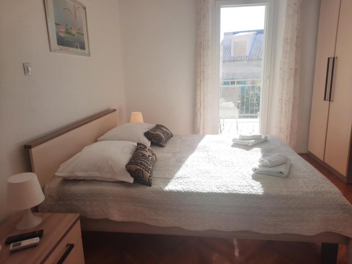 Apartments Villa Beba Komiža Eksteriør bilde