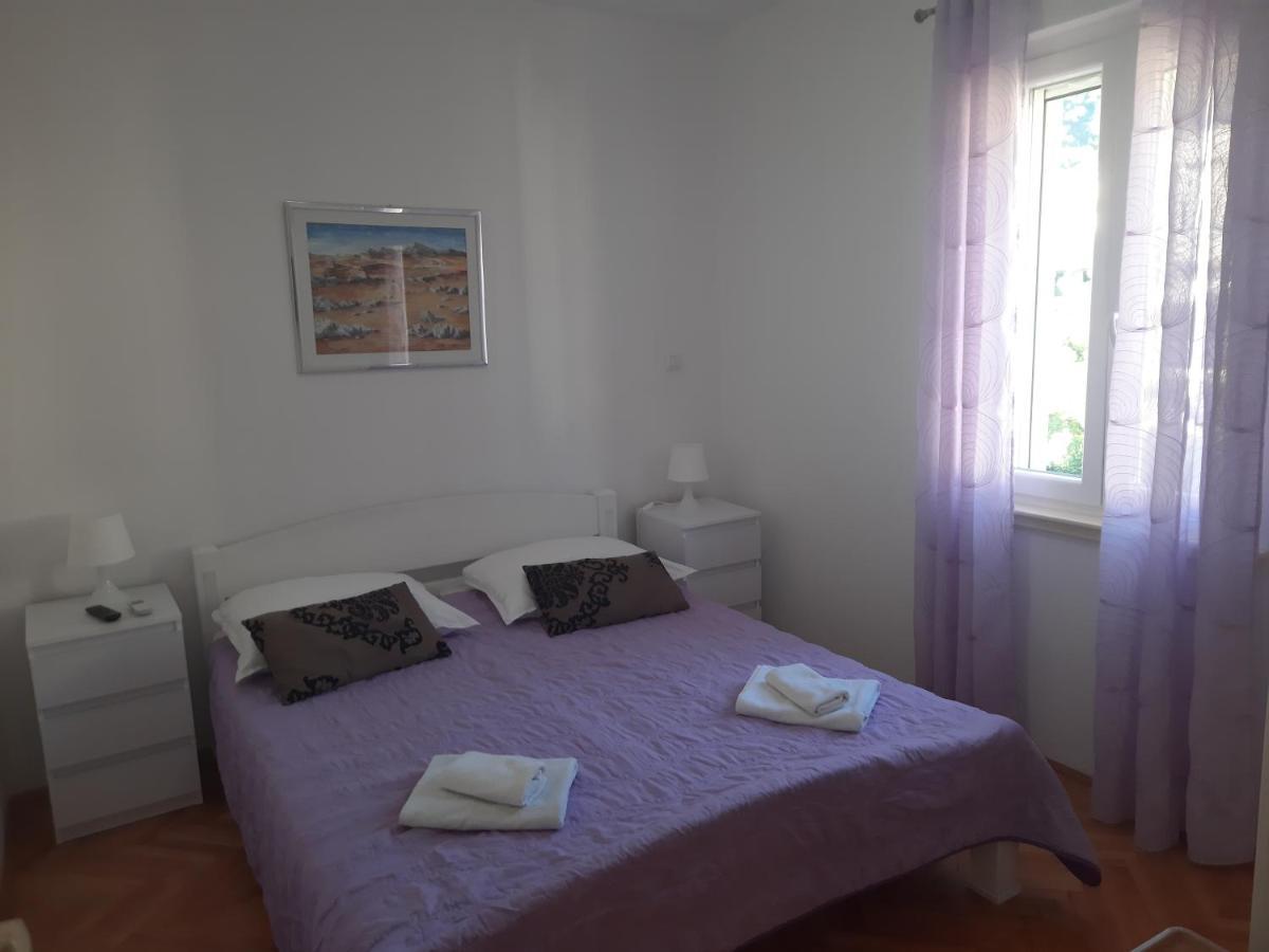 Apartments Villa Beba Komiža Eksteriør bilde