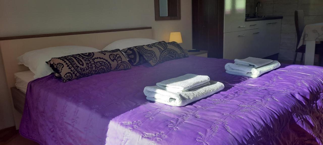 Apartments Villa Beba Komiža Eksteriør bilde