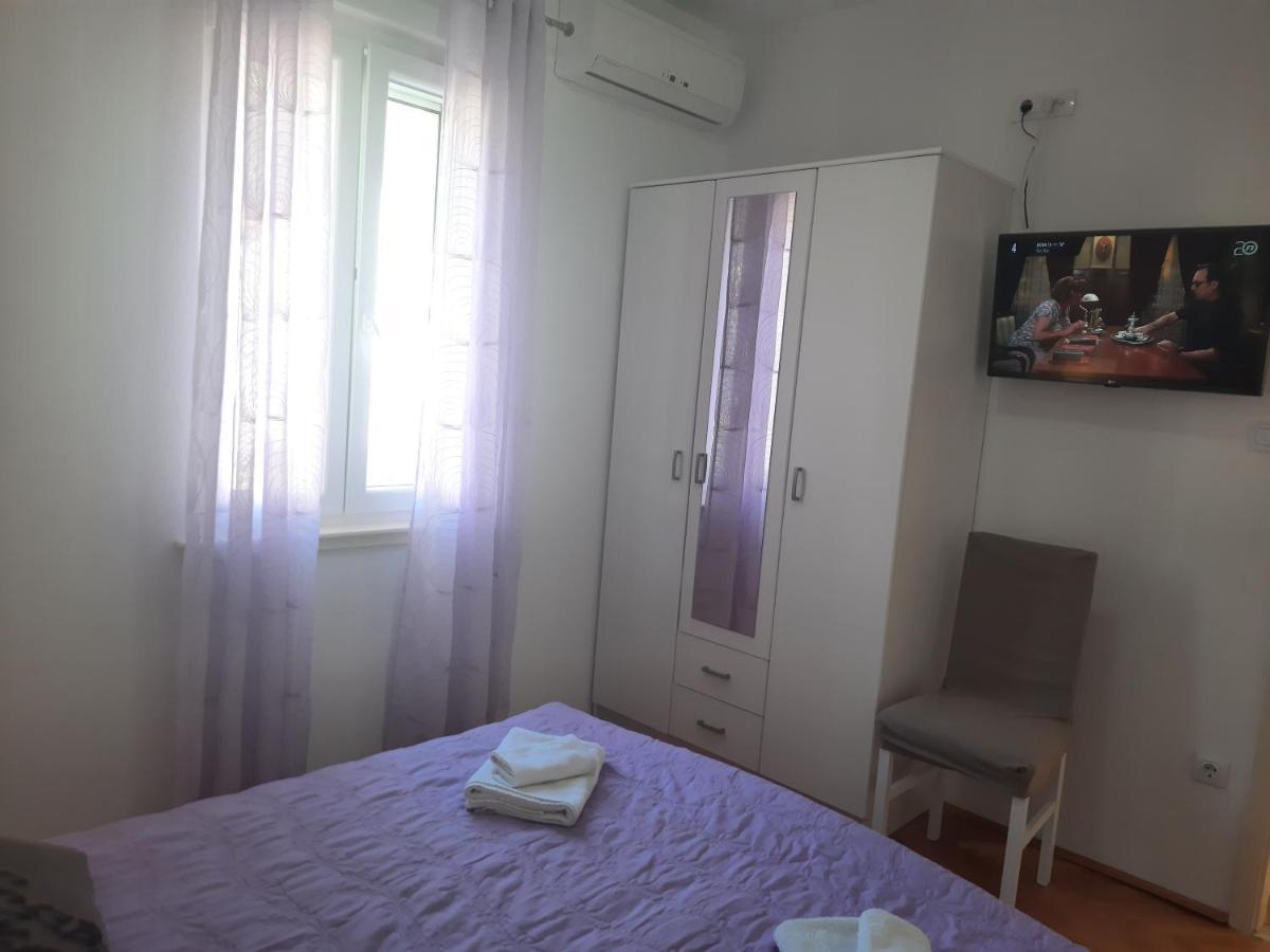 Apartments Villa Beba Komiža Eksteriør bilde